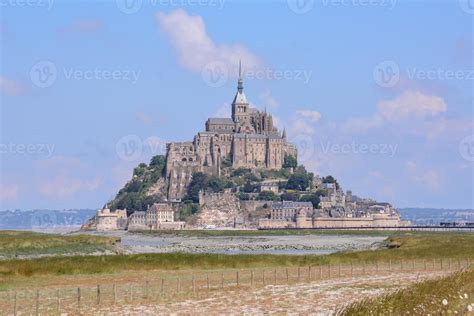 Saint Michel Architecture 20415438 Stock Photo at Vecteezy