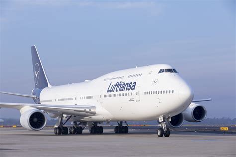 Lufthansa Putting Boeing 747 Jumbo Jets On Short-Haul Routes Due to ...