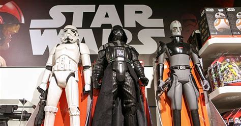 'Star Wars' toys generated $700 million in sales last year