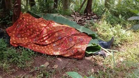 Tradisi Carok: Kehormatan dan Kekuatan Sosial di Madura - Misi Didik