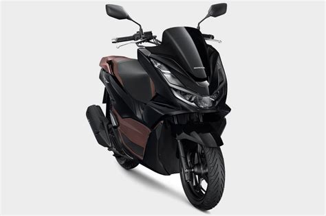 Honda tung ta PCX 160cc đối đầu với Yamaha NVX 155cc - CafeAuto.Vn