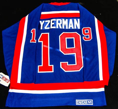 Steve Yzerman Hockey Hall of Fame Jersey | Steve yzerman, Hockey hall ...