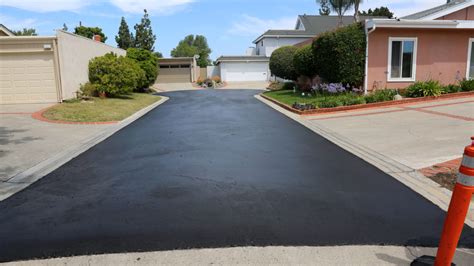 7 Best Tips to Maintain Your Asphalt Parking Lot