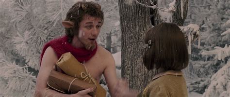 15 Pictures of Lucy Pevensie and Mr. Tumnus - The Chronicles Of Narnia ...