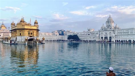 Cheap Car Hire at Amritsar Sri Guru Ram Dass Jee Intl Airport