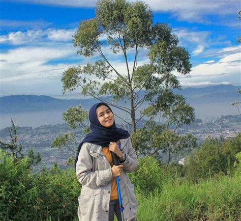 Gunung Putri Lembang: Tiket Masuk, Daya Tarik, Lokasi - Wisata Diary