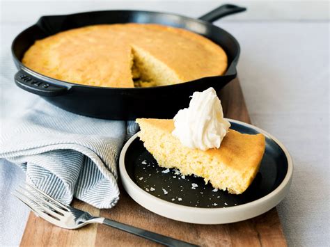 Skillet cornbread with honey butter | Recipe | Kitchen Stories