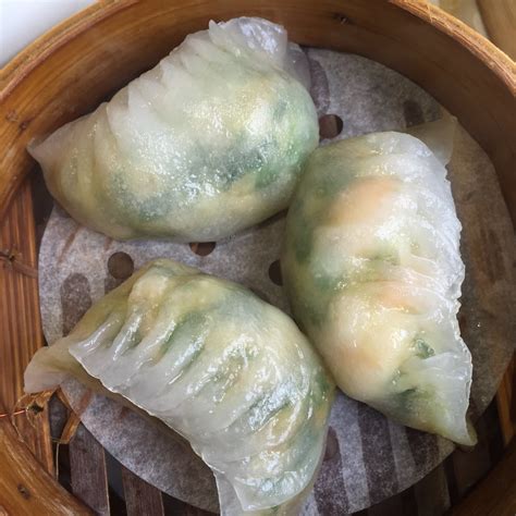 Steamed Dim Sum | Prawn dumplings, prawn and chives dumpling… | Flickr