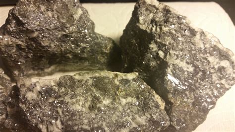 rocks - Is this platinum ore? - Earth Science Stack Exchange