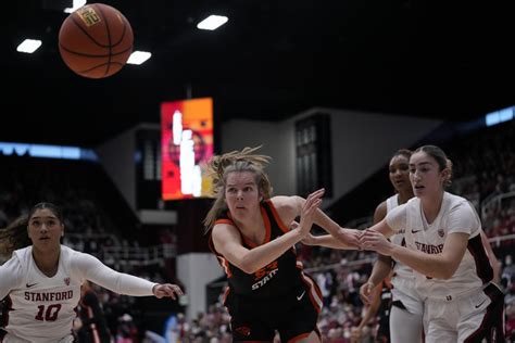 Stanford's Tara VanDerveer becomes winningest coach in college basketball, passing Mike Krzyzewski