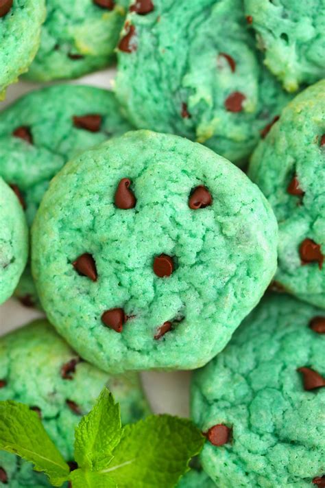 Pudding Mint Chocolate Chip Cookies [Video] - Sweet and Savory Meals