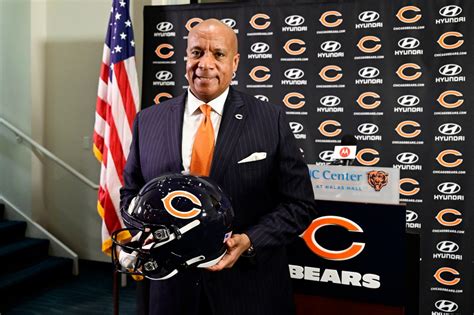 Kevin Warren reports for duty on first day as Bears president and CEO ...