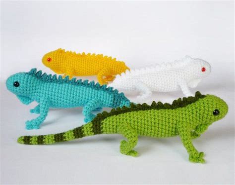 A cute crochet iguana is the next best thing if circumstances dont allow to … | Animales ...