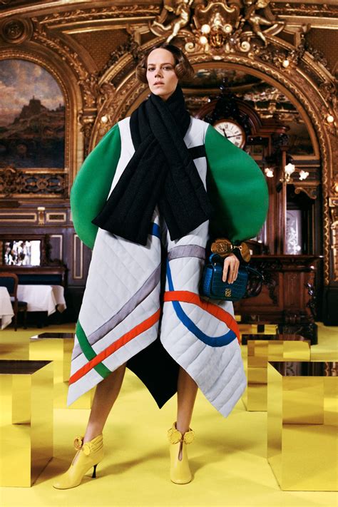 Loewe News, Collections, Fashion Shows, Fashion Week Reviews, and More | Vogue