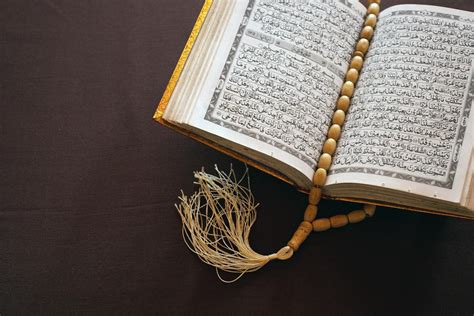 Quran - Religious Text Of Islam · Free Stock Photo