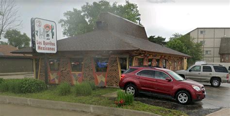 Now a Mexican restaurant in St. Charles, Illinois : r/FormerPizzaHuts