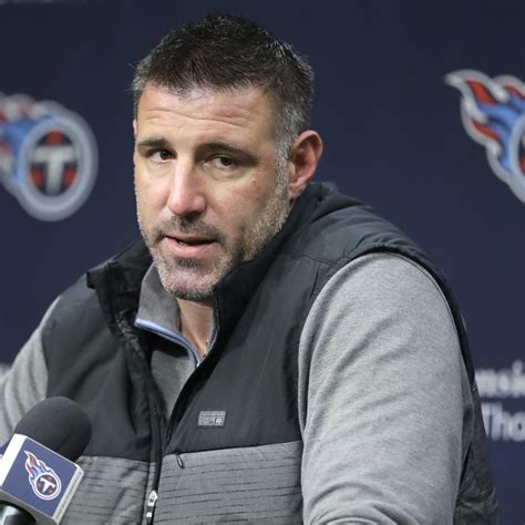 Mike Vrabel, Titans Deliver Water to Aid Nashville Tornado Victims ...