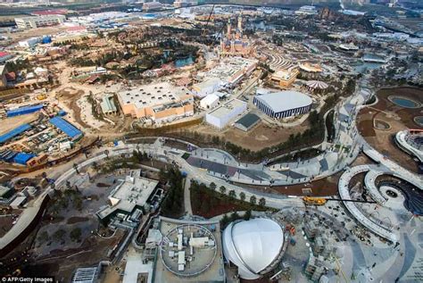 VIDEO: New Shanghai Disneyland drone footage shows the splendor of the massive park | Inside the ...