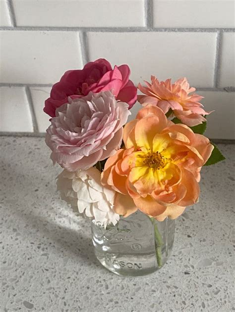 Heart hues 2021 | Glass vase, Flowers, Bouquet