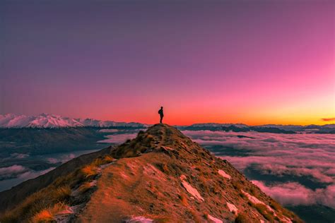 ULTIMATE Guide to Hiking Roys Peak + How to Hike at Sunrise!