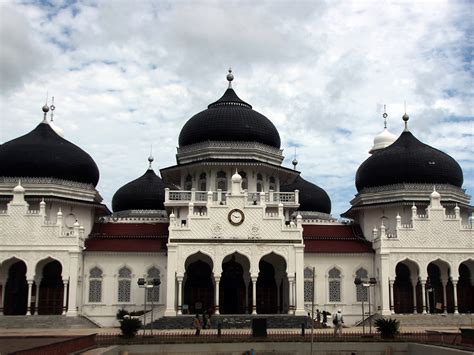 Masjid Raya Baiturrahman, Kebanggaan Aceh yang Melintas Sejarah - Indonesia Kaya