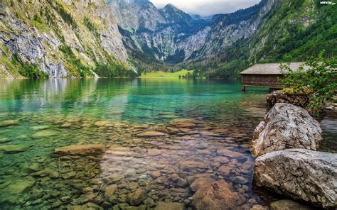 Niemcy, Bawaria, Park Narodowy Berchtesgaden, Jezioro Obersee, Kamienie ...