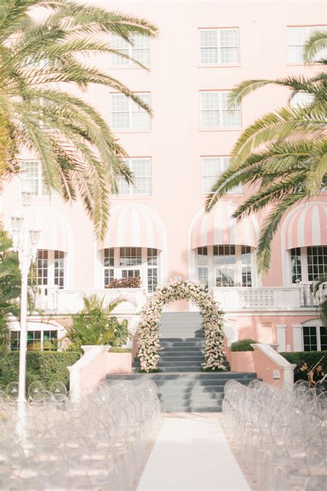 A Dreamy Pink Palace Wedding in the Gulf Coast ⋆ Ruffled