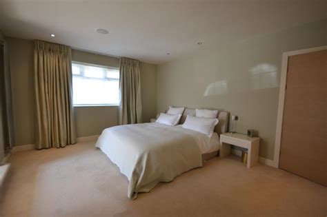 Plain Bedroom Design Ideas, Photos & Inspiration | Rightmove Home Ideas