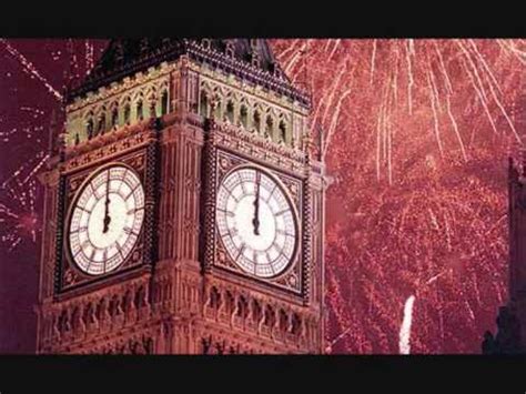 2010 LONDON New year countdown and firework celebration AMAZING - YouTube