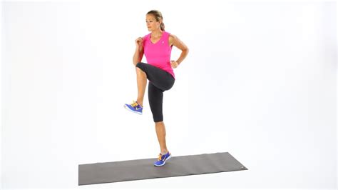 High-Knee March | How to Do High Knees | POPSUGAR Fitness Photo 3