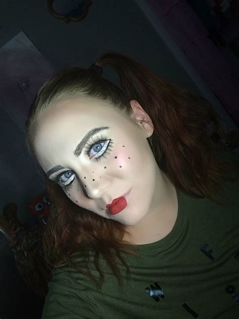 Porcelain doll Halloween makeup | Halloween makeup, Halloween face makeup, Makeup