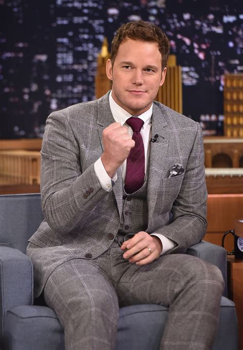 Chris Pratt looked dashing in a suit on The Tonight Show Starring | Can ...