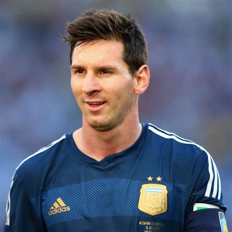 Lionel Messi / Football: Lionel Messi stuns fans by showing off new ...