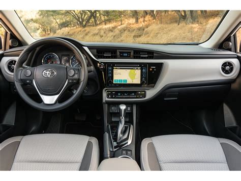 2018 Toyota Corolla: 196 Interior Photos | U.S. News