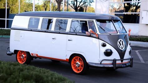 Electric Volkswagen Type 20 Microbus concept ties the past to the future