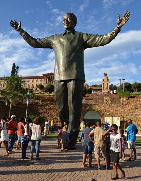 André Prinsloo and Ruhan Janse van Vuuren Mandela Statue at the Union ...