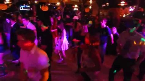 INDIAN OUTLAW LINE DANCE AT COYOTE MAVERICK - YouTube