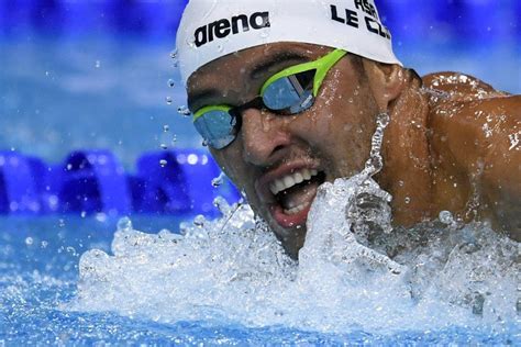 Chad Le Clos wins men's 200m butterfly world title