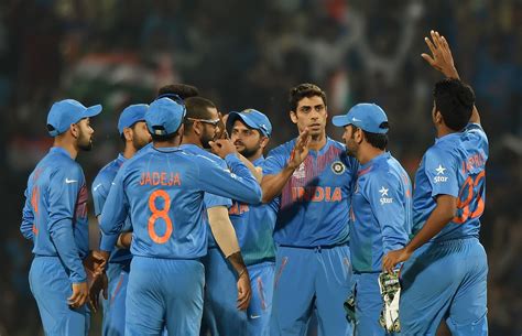 T20 World Cup 2016: Indian Cricket team reaches Mumbai for semi-final ...