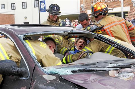 Mock car accident at Lewis Mills demonstrates consequences of drunk driving - The Register Citizen