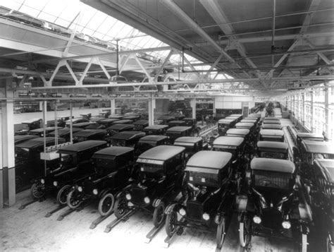 See Ford assembly lines from 100 years ago, mass-producing Model T cars ...