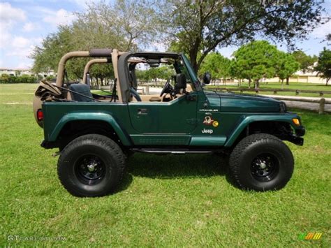 2000 Forest Green Pearl Jeep Wrangler Sahara 4x4 #88577060 Photo #16 | GTCarLot.com - Car Color ...