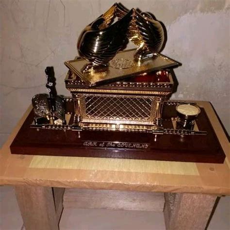 Jual New Miniatur Tabut Perjanjian The Ark Of The Covenant Di Seller Jojo10shop - Tanah Sereal ...