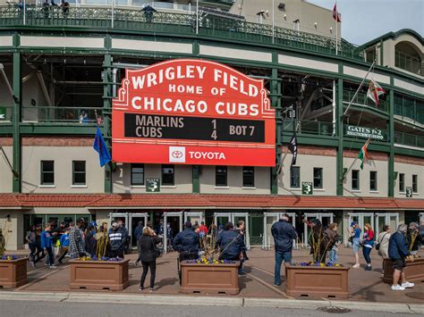 Wrigley Field – Go Chicago