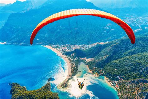 Hang Gliding Vs Paragliding Vs Parasailing: What's the Difference?