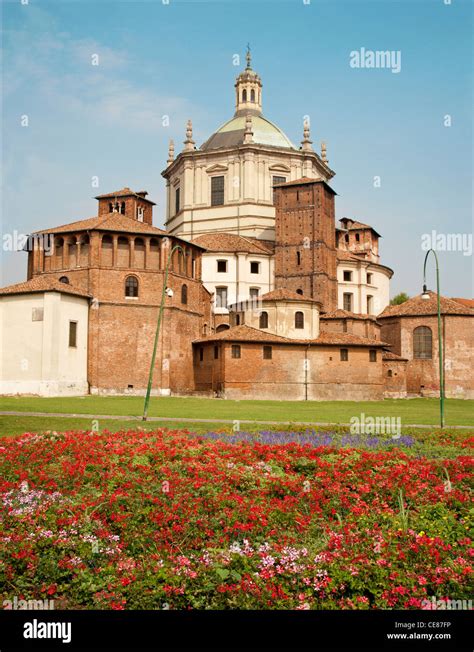 Milan - st. Lorenzo church Stock Photo - Alamy