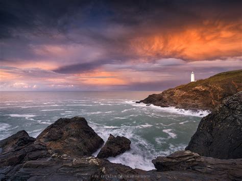 Two lighthouses in Cornwall | Focal World