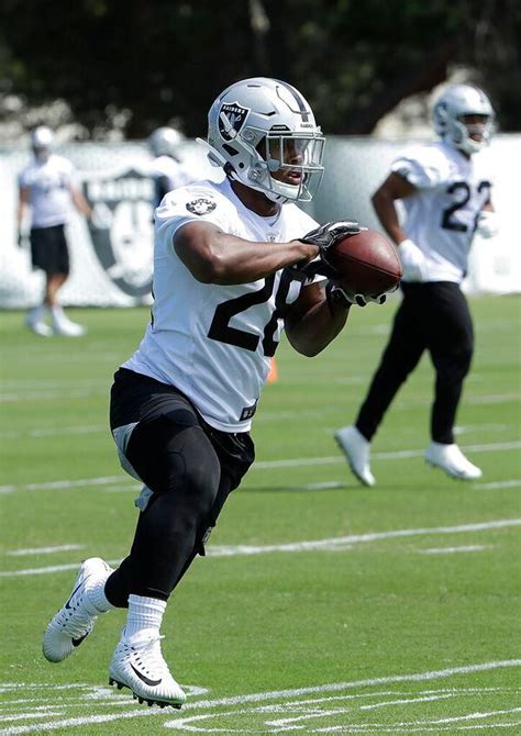 ‘All loving’ Raiders running backs guiding rookie Josh Jacobs - al.com