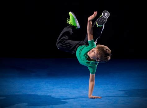 Cool dance classes for boys in Singapore | HoneyKids Asia