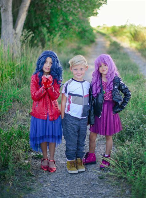 Descendants Halloween Costume. Mal Evie and Carlos. | Diy costumes kids, Descendants costumes ...
